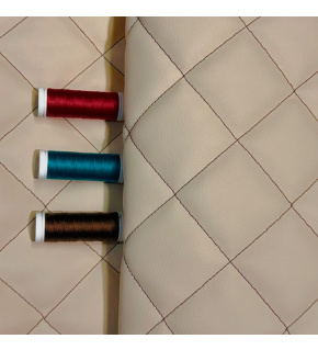 Ekokůže prošívaná 5×5 cm, béžová, hnědé nitě, metráž, šíře 145 cm