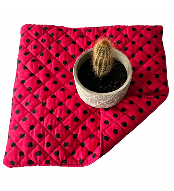 Poduszka siedziskowa 40x40x2cm Czerne Groszki na Czerwonym
