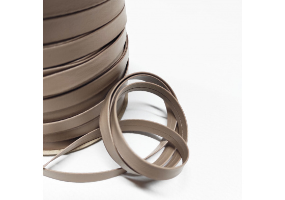 Šikmý proužek kožený 10 mm barva béžová 308