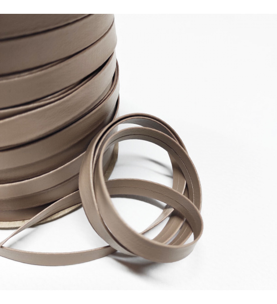 Šikmý proužek kožený 10 mm barva béžová 308