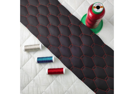 Ekokůže GEO barva černočervená prošívaná nitěmi, koženka metráž,