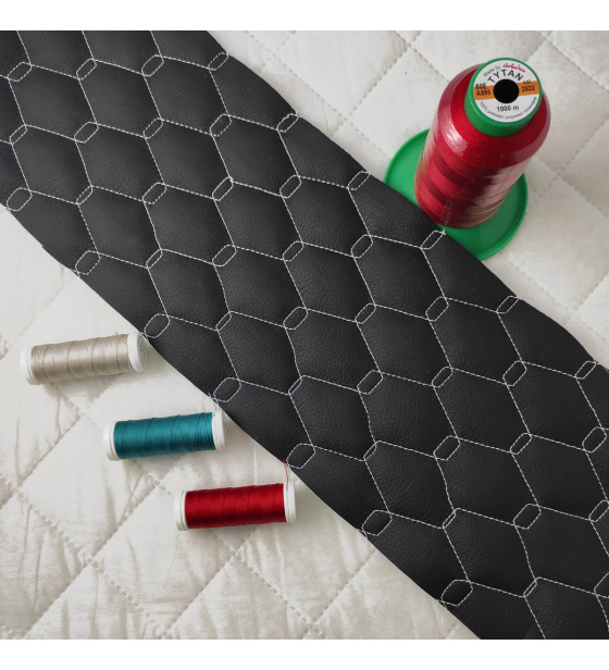 Ekokůže GEO barva černo-bilá prošívaná nitěmi, koženka metráž